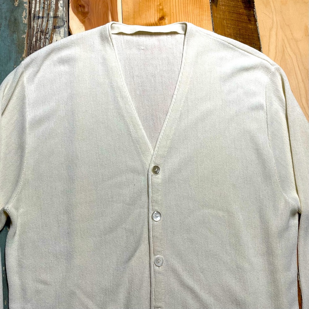 Vintage 1960s white cardigan no tags but cool item in great condition!